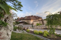 P.T.H.U. AGA Resort Jura